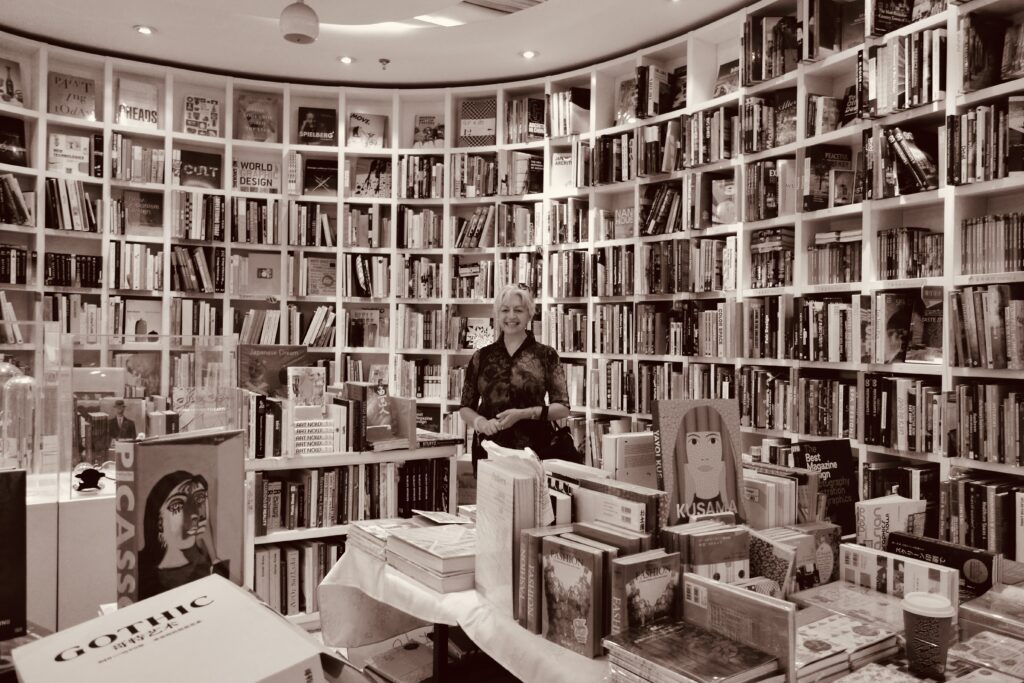 CP ‘at work’ in the fine arts and design section of my favourite bookshop in Beijing. There’s no substitute for browsing through good books to enliven the heart and broaden the mind. 12 May 2013. Photograph by L.Sampel